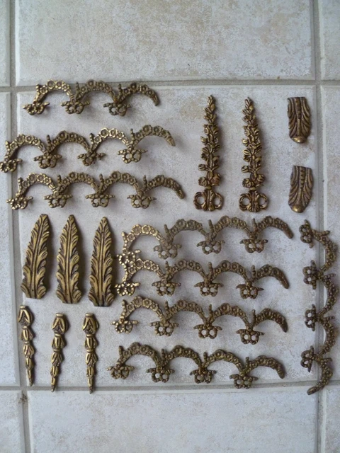 Lot Anciens Bronze Ornements De Meuble Gueridon Xx Eme