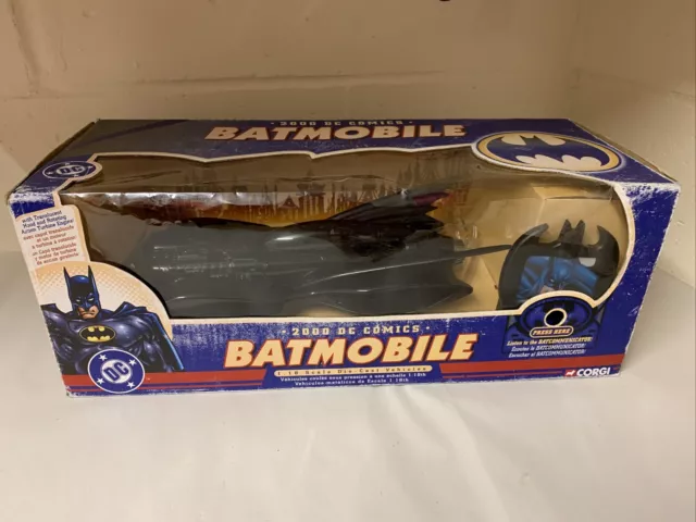 CORGI 2000 DC COMICS BATMOBILE 1:18 Scale Die Cast Model Car Batman Sounds Boxed
