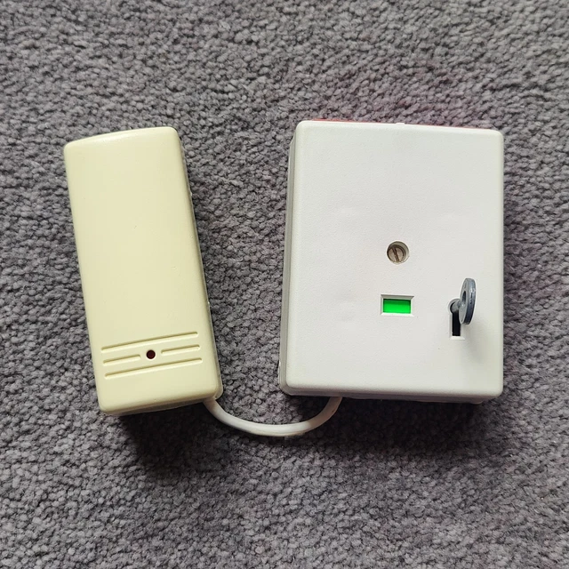 RISCO WIRELESS ALARM Panic Button Transmitter & Reset Key RWT72M868IQA