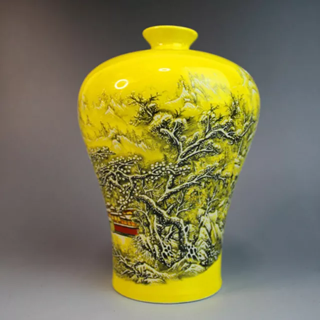 Qing Dynasty Tongzhi Chinese Porcelain Yellow Glazed Plum Ceramics Vase