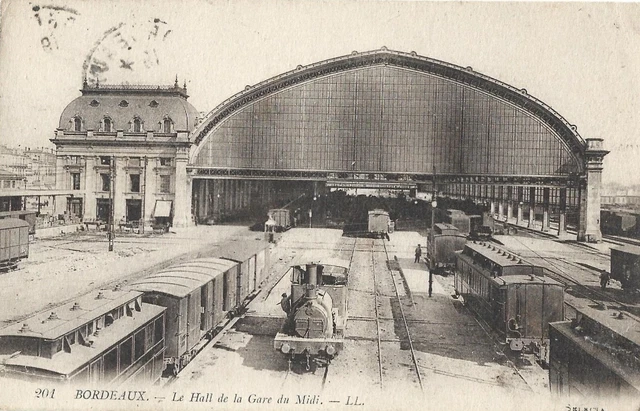 CPA 33 BORDEAUX Gironde -  LE HALL DE LA GARE DU MIDI, Trains, Locomotive