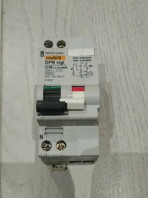 MERLIN GÉRIN DISJONCTEUR DPN C16 vigi 16A 30mA Réf : 20902 test mensuel ...