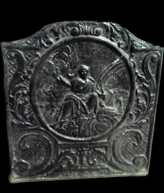 Plaque cheminée ancienne, fonte décorative, fleur de lys, décoration château / rustique. 45 x 45 - Antiquités