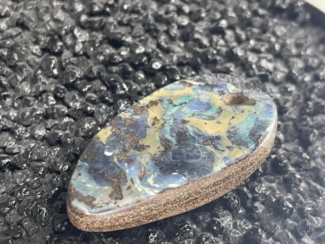 Schöner Schmuck Boulder Opal poliert und gebohrt /Australien 62,30 Karat 2