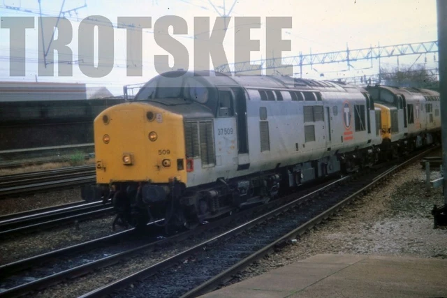 35MM SLIDE BR British Rail Diesel Loco Class 37 37509/37073 1996 Crewe ...