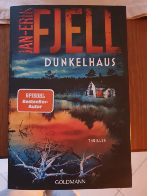 Dunkelhaus: Thriller von Fjell, Jan-Erik (Taschenbuch)