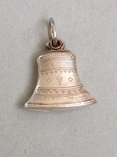 Grand pendentif de style lanterne en laiton orné En vente sur
