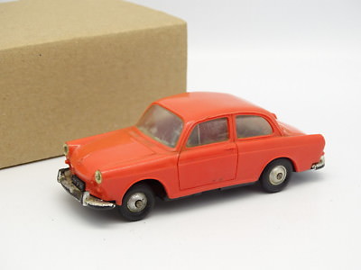 Ancien Modèle Norev 1/43 - Fiat 1500 - Voiture Miniature En Plastique - Collection Vintage