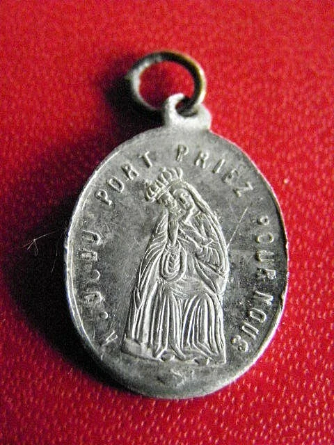 Insigne - Diocèse La Rochelle et Saintes - Monnaies Médailles 17
