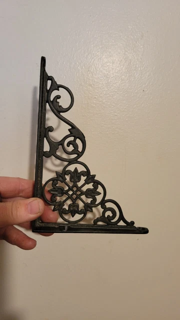Vintage Pair of  Fancy Ornate Victorian Cast Iron Filigreed Shelf Brackets 3