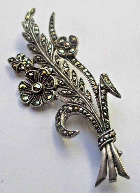 Broche vintage en argent et marcassite en forme de feuille d'érable - France