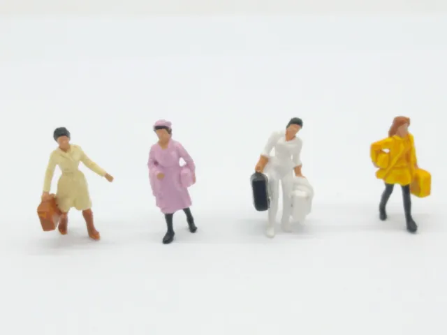 Preiser Figures Ladies with Luggage - OO/HO - Mint Condition