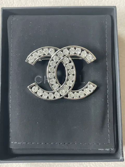 AUTHENTIC CHANEL CC Logo Sparkling Crystal Silver Classic PIN BROOCH Rare  New