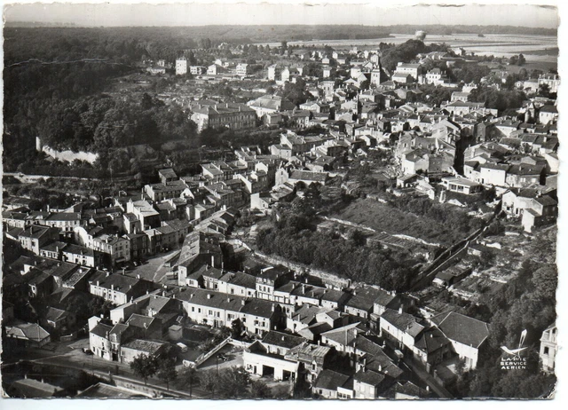 BRIEY - Meurthe et Moselle - CPA 54 - CPM vue aérienne