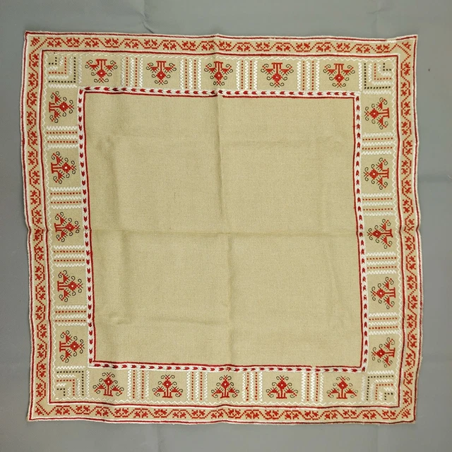 Nappe brodée à la main. Service de 12 - 250 x 160 cm - - Catawiki