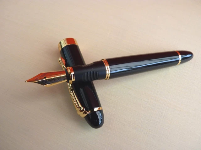 Stylo Plume Jinhao Laqué Rouge Magma 18 KGP - Plume Medium M, Résine, Neuf Sans Emballage