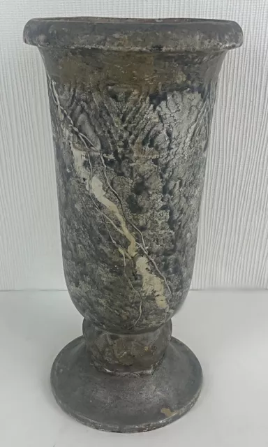 Ancien XXème très beau vase en métal