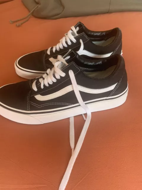 Vans Old Skool Men’s (size US: 9)