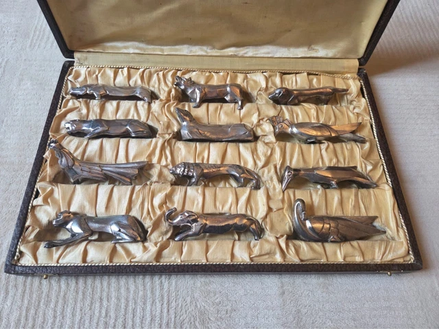 Lot de 12 porte couteaux en défense, Art Tribal africain, année 30 40