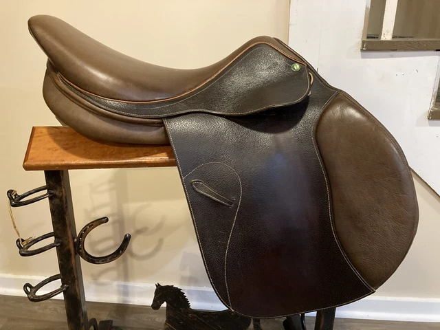 19” HDR Memor-X Close Contact English Saddles- 2.5 Fit (Med) 19” HDR Memor-X Close Contact English Saddles- 2.5 Fit (Med)