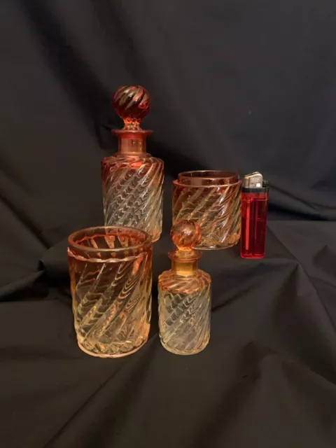 Baccarat, modèle Bambou Tors, cristal, 2 flacons à parfum, gobelet, poudrier 2