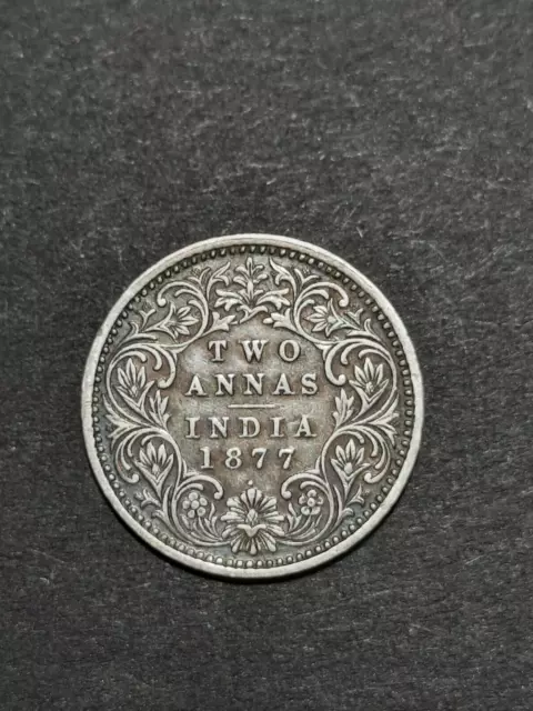 Britisch-Indien / Victoria - 1877 (b) Punktsilber 2 Annas