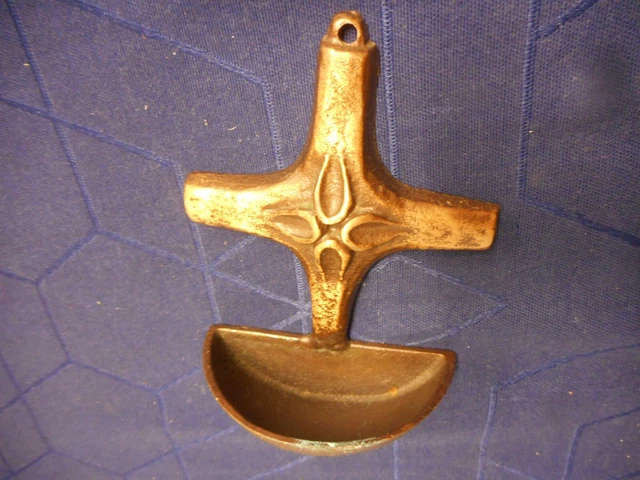 Schöner kleiner Weihwasserkessel - Weihwasserbehälter - aus Messing od. Bronze
