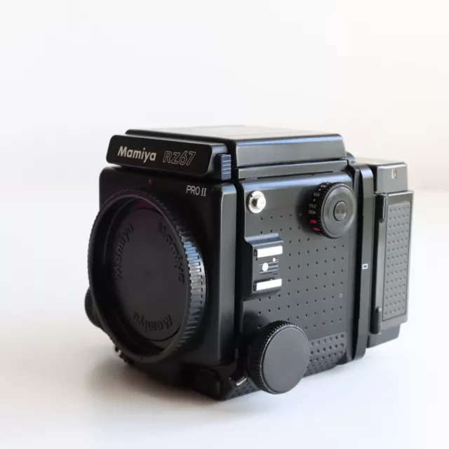 Mamiya RZ67 Pro II 6X7 Medium Format Film Camera Body/ 120 Back/ WLF - VGC!