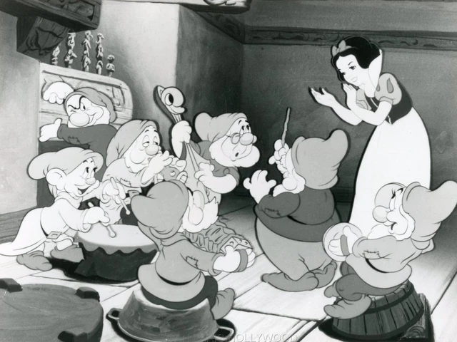 WALT DISNEY SNOW White And The Seven Dwarf 1937 Vintage Photo R70 EUR ...