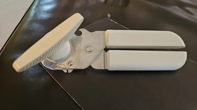 Smooth Edge Can Opener Pampered Chef