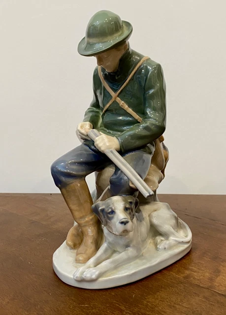Royal Copenhagen cacciatore con cane statuina porcellana