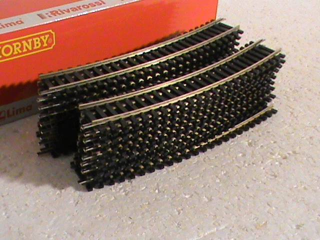 Lot De Rails De Modélisme TCR - 1 Boîte Rails Droits 25cm + 1 Boîte Rails Courbes 90° - Occasion