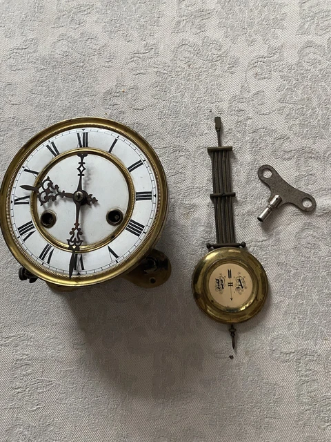 Horloge à Balancier – Horloge Industrielle