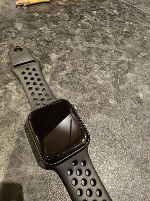 Apple Watch Series 4 Nike+ 44 mm Space Grey Aluminum Case GPS/LTE 2