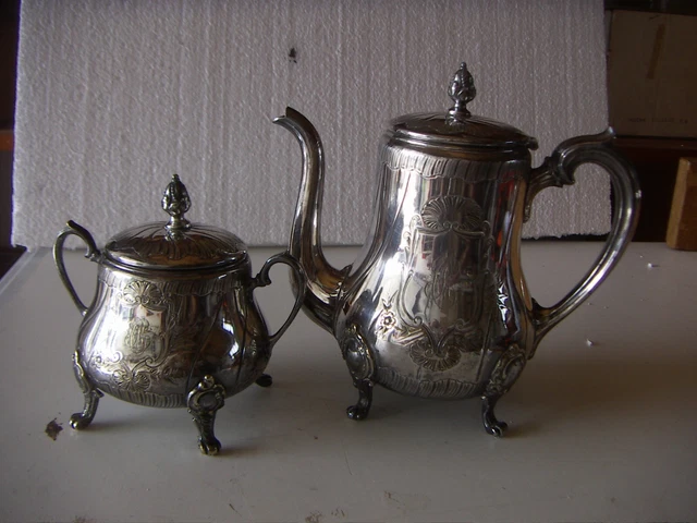 Verseuse Et Sucrier En Metal Argente De Style Louis Xv