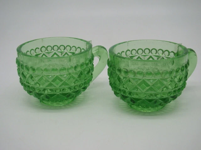 Lot 2 Petites Tasses Anciennes En Verre Moule Presse Vert