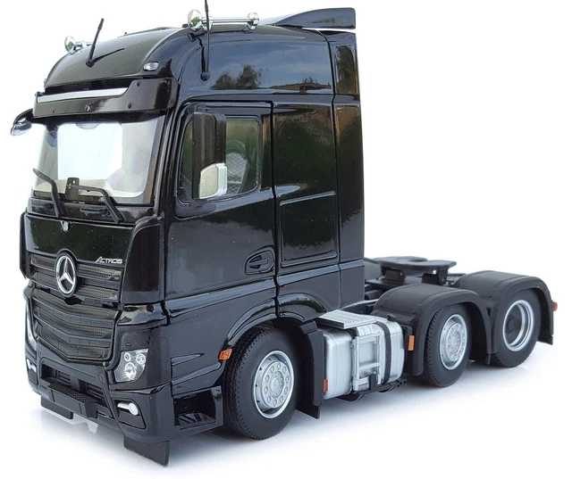 Camion avec remorque Grand prix du Castelet 2022 - MERCEDS Actros 4x2
