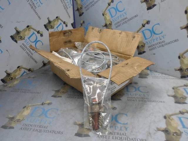 Maclean F044592 101 Fd Deadend Lot Of Lot Of 25 Nib