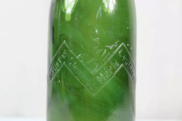 C8/ alte 1 L. Glas Bierflasche mit Relief Schriftzug - Clemens Härle Leutkirch