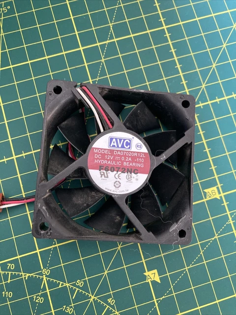 Ventilateur AVC F8025R12LA – 80x80x25mm, 12V 0.12A, 3 Broches, Testé
