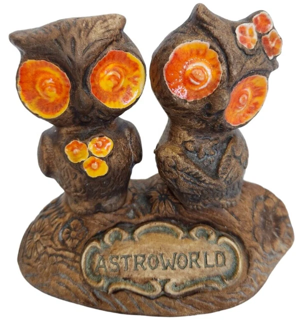 VTG 70S ASTROWORLD Owl Salt Pepper Shakers Amusement Park Souvenir