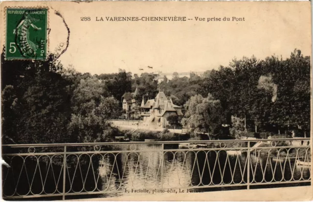 CPA La Varenne vue prise du Pont (1347500)