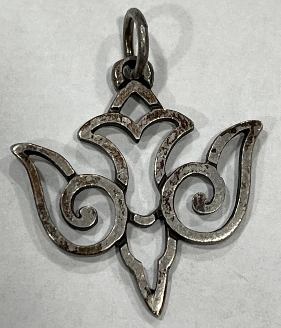 JAMES AVERY RETIRED descending dove cross Pendant 18” chain Sterling