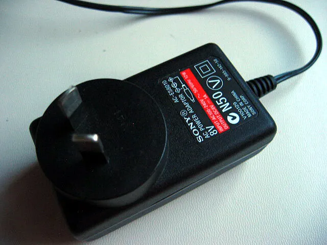 SONY AC-ES8010 8V DC 1A Power Adaptor 8 VDC Wall Charger Supply ICF-C05iP