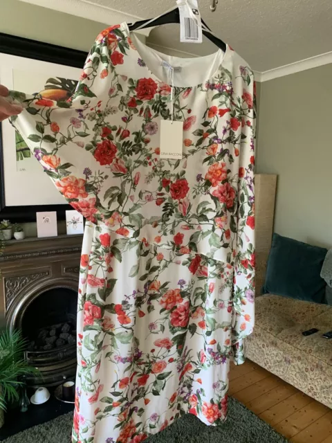 Gina Bacconi, Beautiful dress size 18