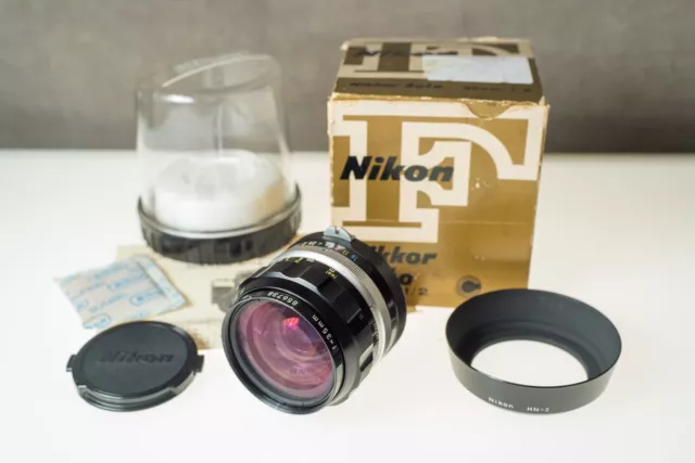 Nikon Nikkor-O.c Auto 35Mm F2 With Hn-3 Hood - Nikon F Fit - Pre Ai