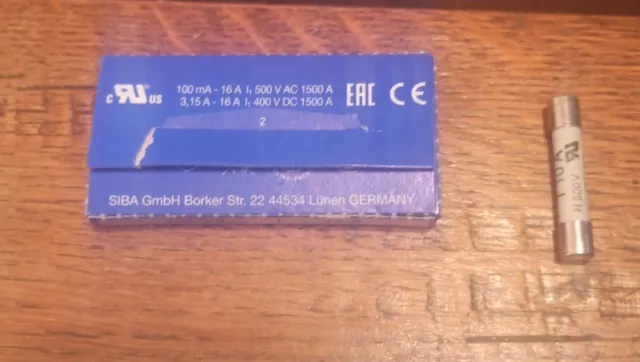 UN Fusible Ceramique 10A 10 Ampère 6,3*32mm aux Normes ROHS MARQUE SIBA GERMANY 2