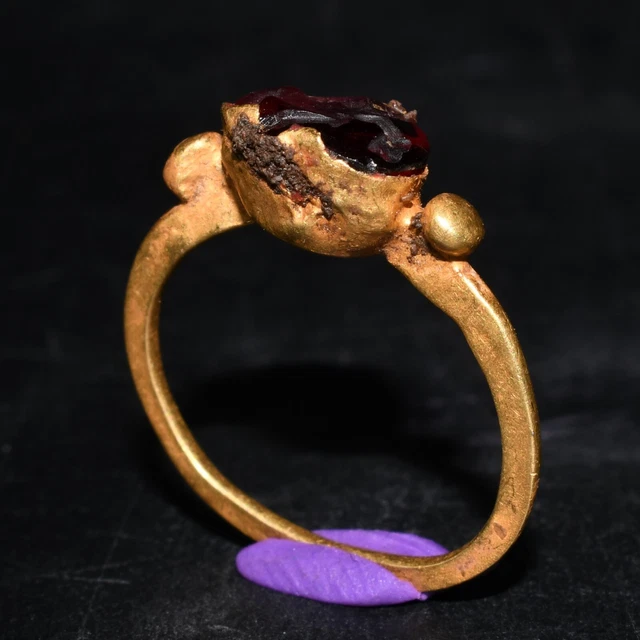 Genuine Ancient Roman Gold Ring with Garnet Intaglio Ca. 1st - 2nd Century AD