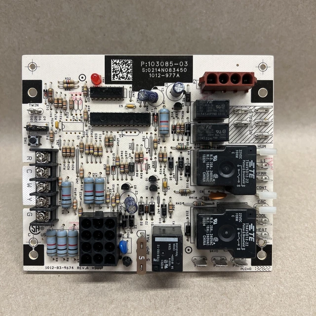 10308503 HONEYWELL LENNOX Furnace Control Circuit Board 1012977A B1