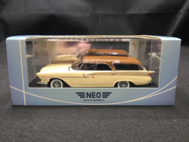 Chrysler Newport Wagon 1961 Beige 1:43 Scale Die-Cast Model Car [Neo] NEW IN BOX